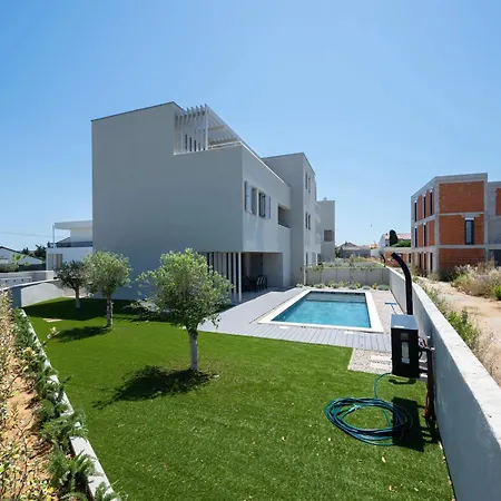 Dina & Laura Luxury In