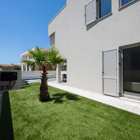 Villa Dina & Laura Luxury In